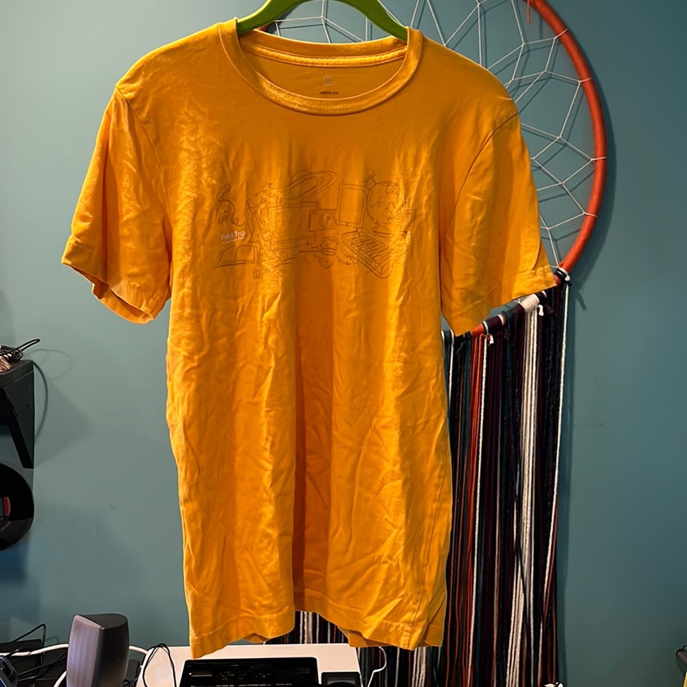 Apple Tshirt